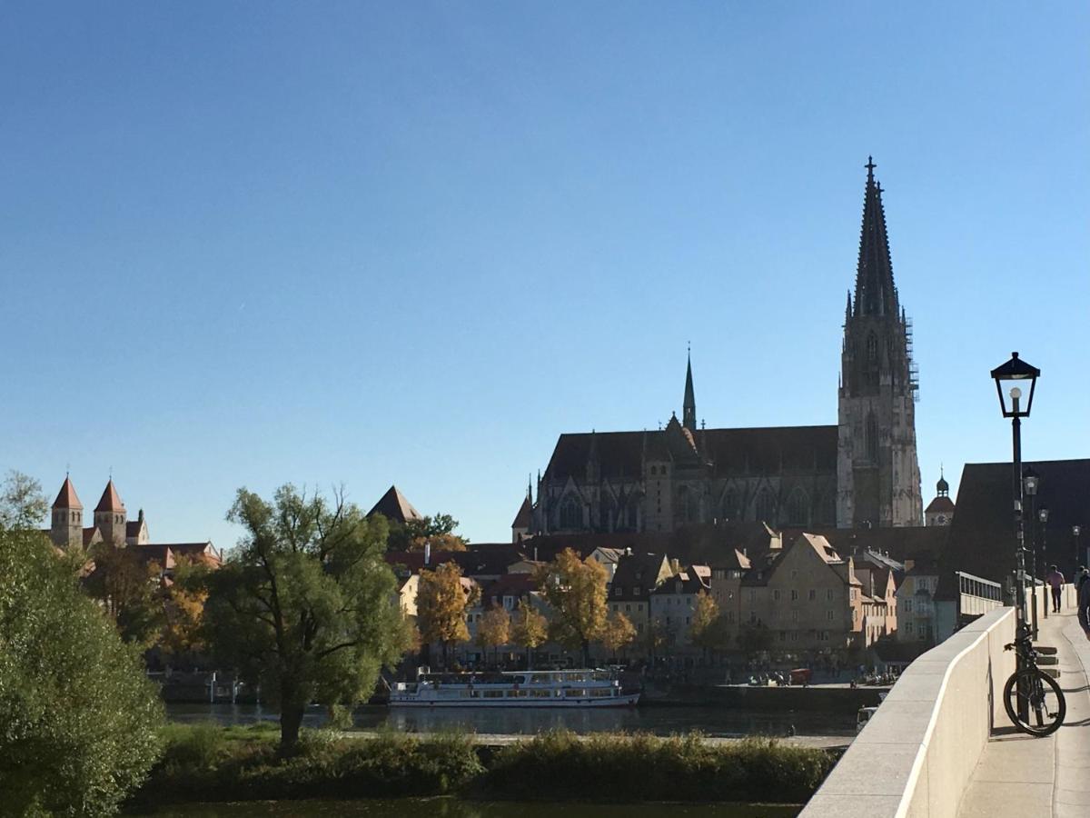 Chalet An Der Donau Direkt Bei Regensburg, 5 Sterne Dtv Pentling Luaran gambar
